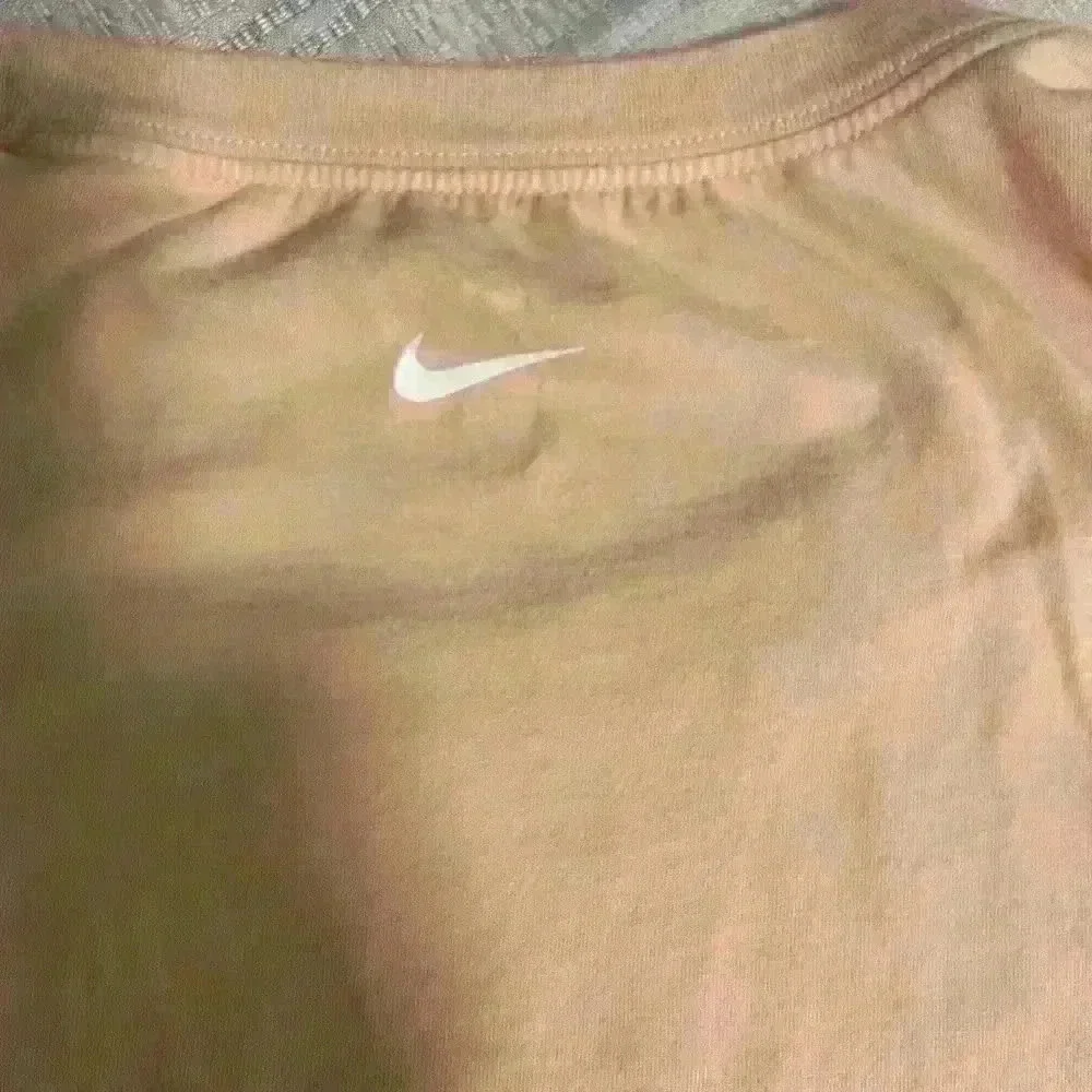 NIKE women CropTop In Peach Color - SIZE M -A53